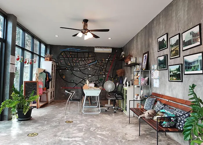 Come Moon Loft Hotel