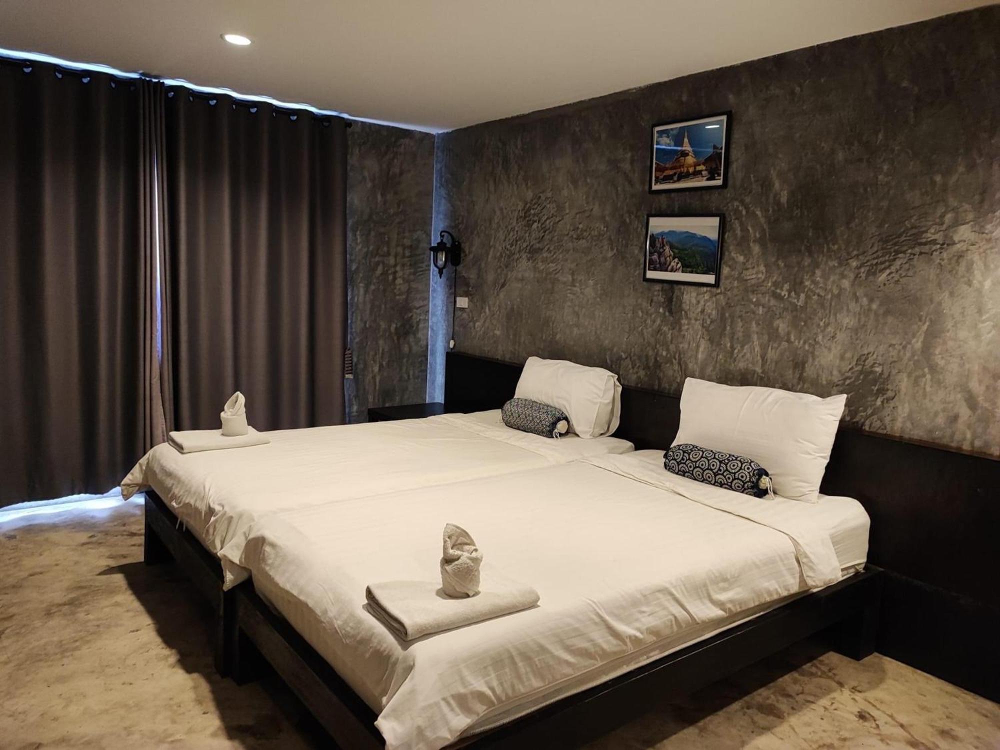 Moon Loft होटल Phrae